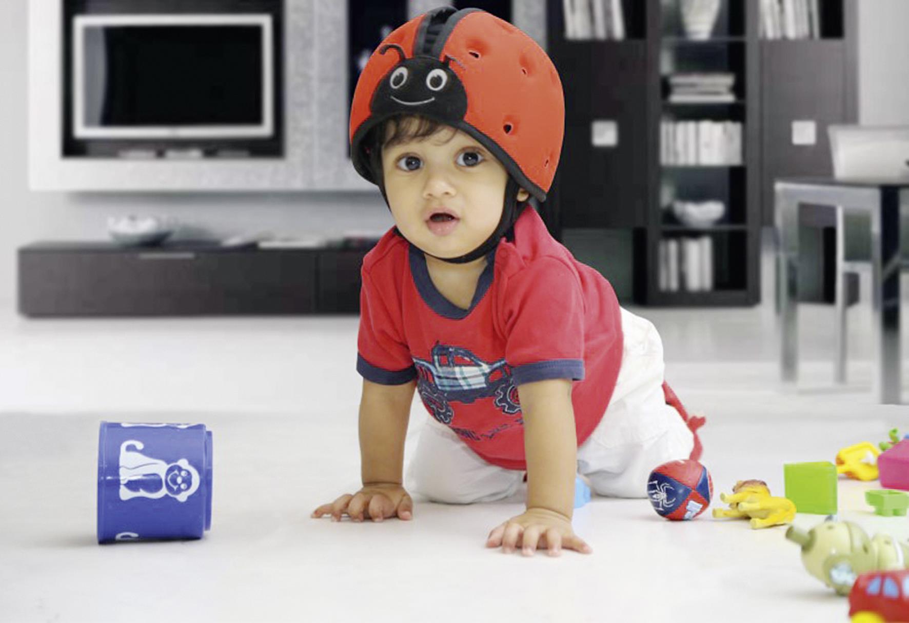 Babyhelm 'Marienkäfer' 1 Beißring Kind, 1 Beißring Haus