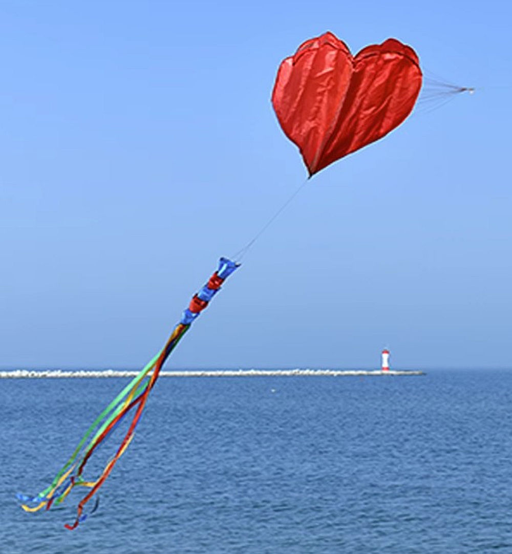 Bdt Softkite, Drachen, Einleiner  für Kind und Erwachsene *Herz* inkl. 30m Leine, 160 x180 + 450cm Windkegel