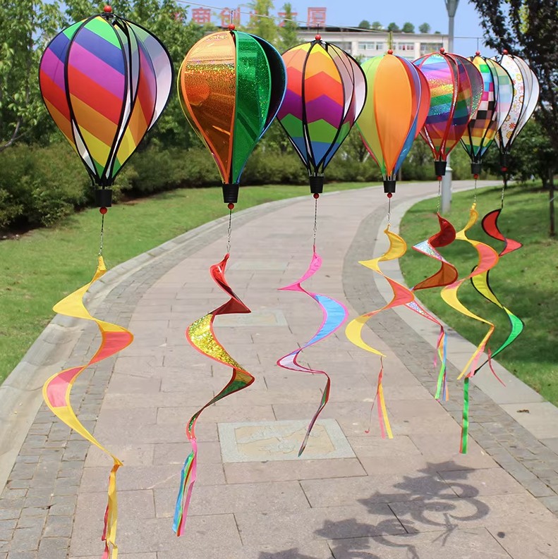 Bdt Rainbow- Ballon- Windspiel mit Spiralschweif ''Design1'', ⌀ 28cm, 110cm Länge